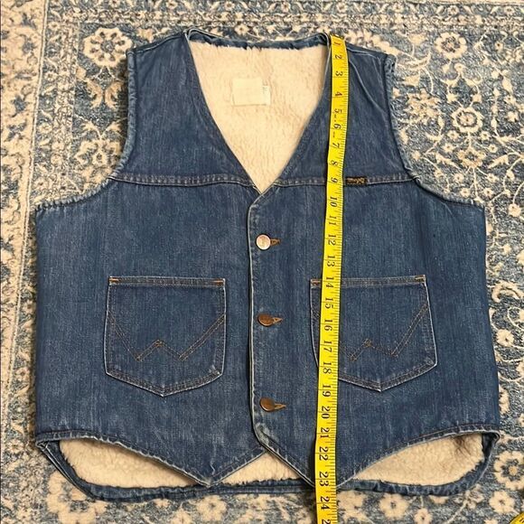 Vintage Wrangler Distressed Denim Sleeveless Button Closure Sherpa  Lining Vest - Picture 12 of 12